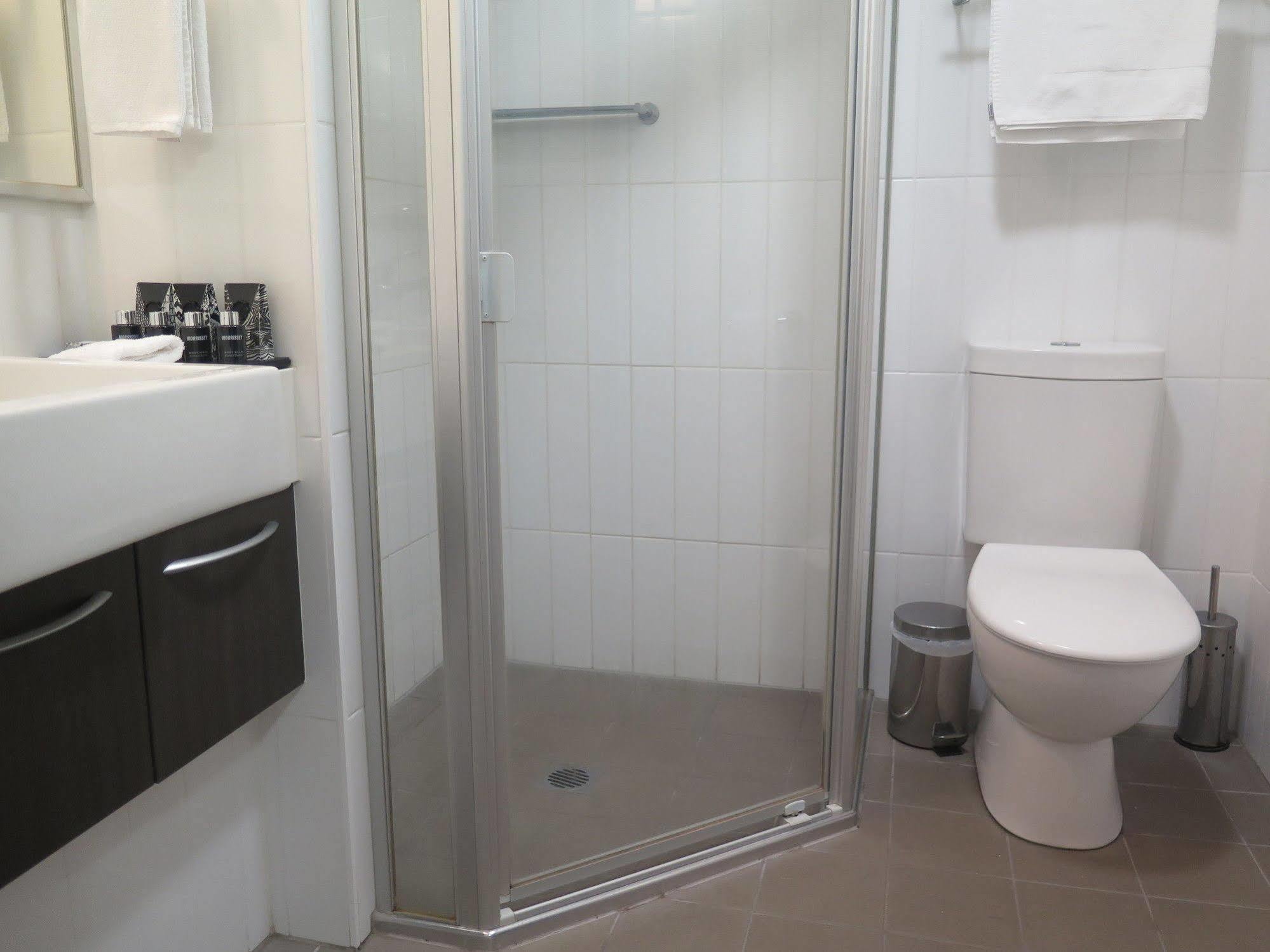 Jephson Hotel & Apartments Toowong Экстерьер фото